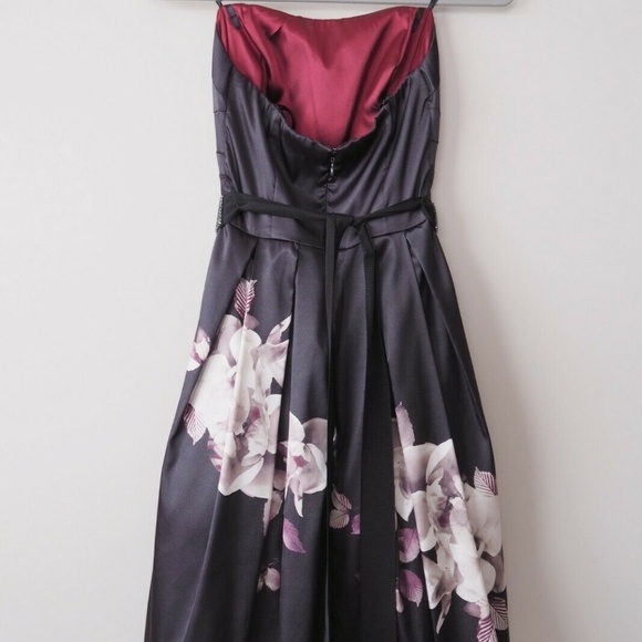 Le Chateau Dress - Picture 2 of 3